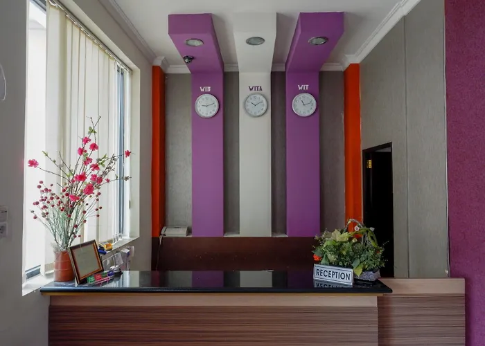 RedDoorz near Monumen Habibi Ainun