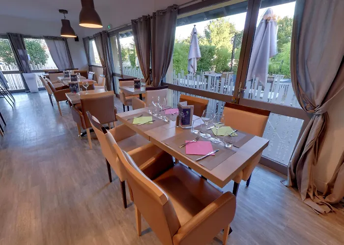 Atoll Hotel Logis Angers, Beaucouzé