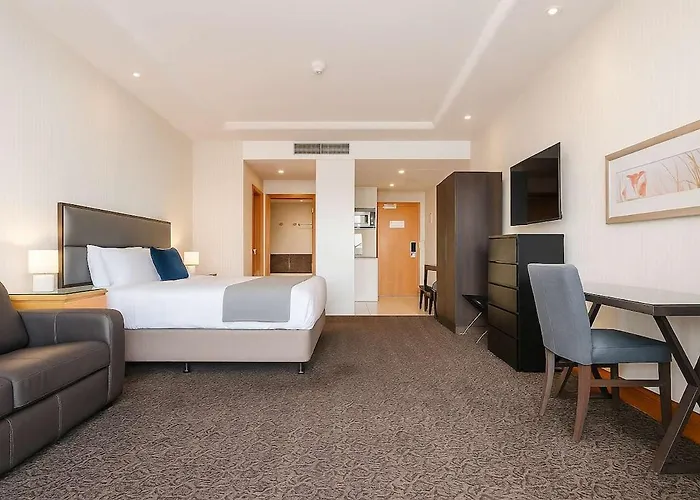 Ocean View Studio Apartment Surfers Paradise - Free Parking