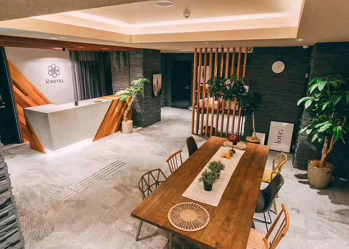 R Hotel Honmachi