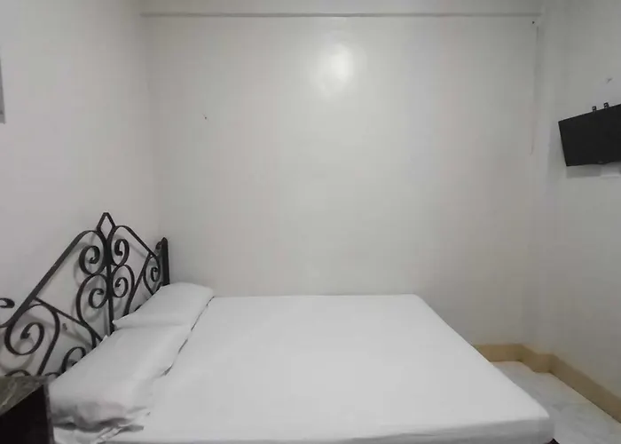 Oyo 1066 Dorotello Apartelle