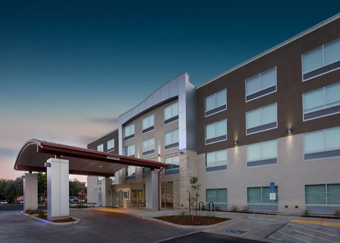 Holiday Inn Express & Suites Chico By Ihg