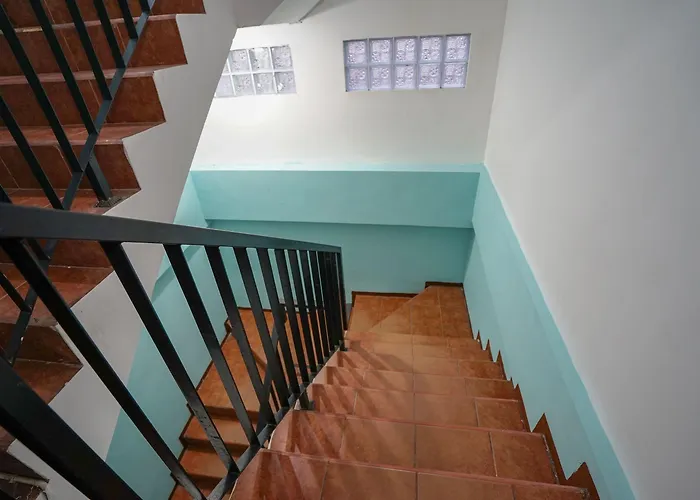 Super Oyo 1844 Bravo Residence