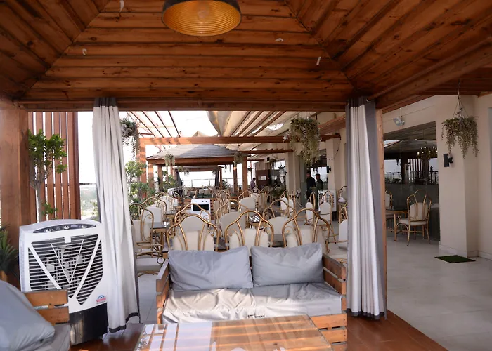 Grand Regent Hotel&Suites