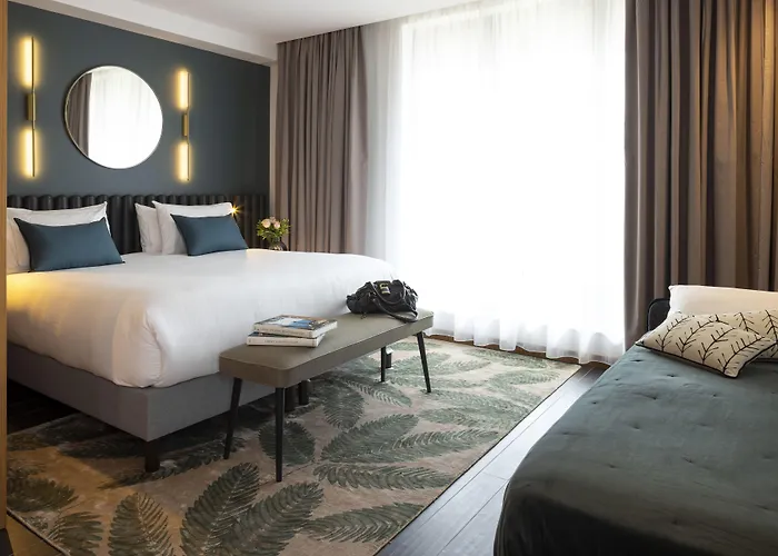 Howard Sur Seine - Asnieres Paris La Defense