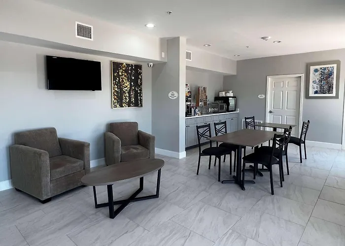 Baymont By Wyndham Freeport Texas