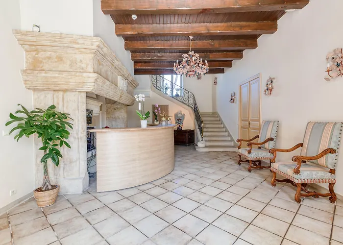 Domaine De La Nerthe- Hotel Provence Mediterranee