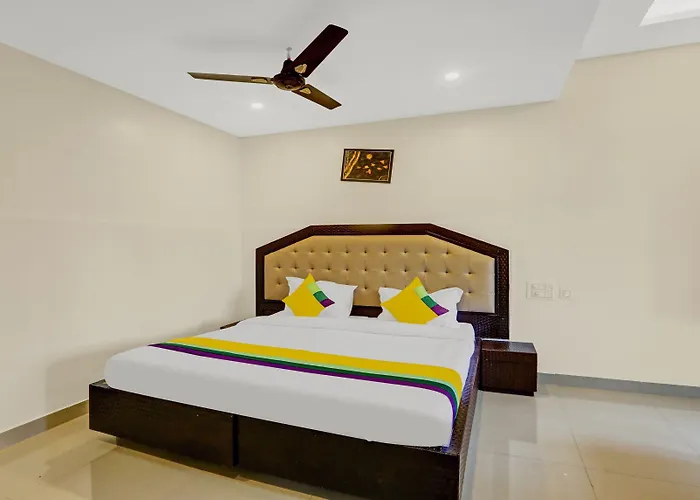 Itsy Hotels Regalia Grand, 500 Mtrs From Madikeri Fort
