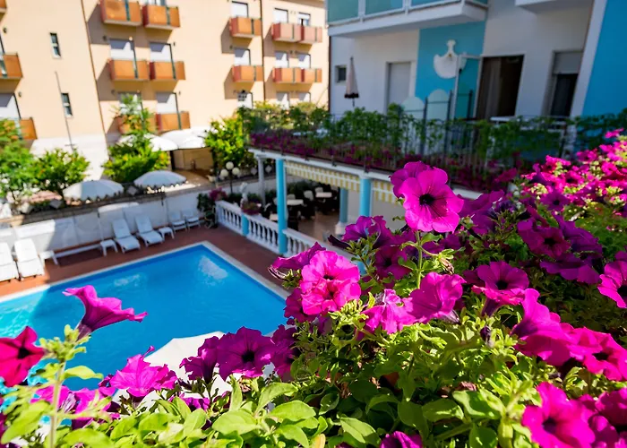 Hotel Villa dei Fiori - sul mare con piscina
