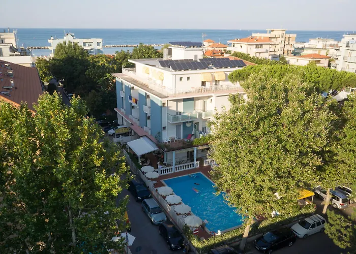 Hotel Villa dei Fiori - sul mare con piscina