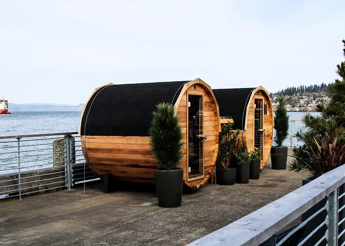 Bowline Hotel