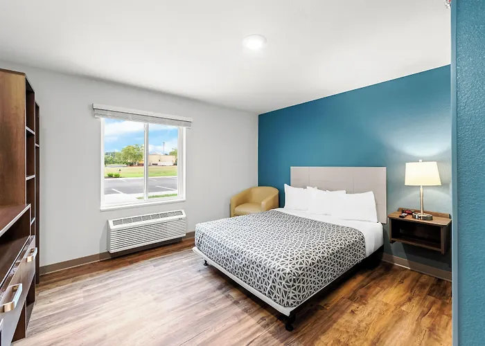 Woodspring Suites Kansas City Airport