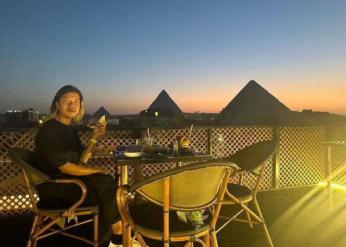 Nefertari Pyramids View Inn