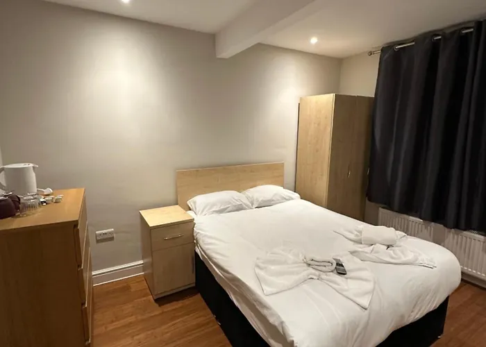 Oyo Cavendish Annexe