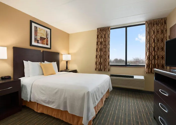 Days Hotel By Wyndham University Ave Se