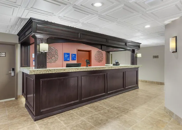 Best Western Plus Rose City Suites