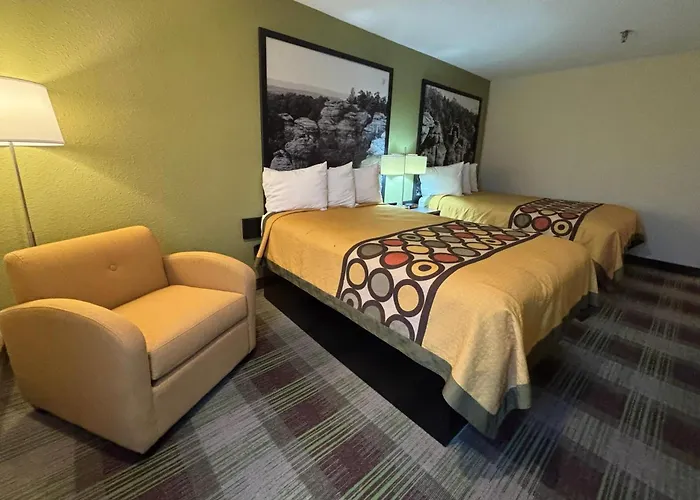 Super 8 By Wyndham Metropolis Motel
