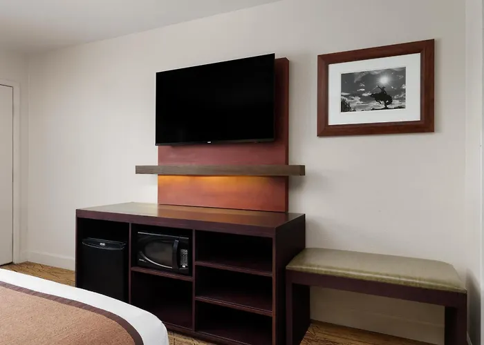 Best Western Discovery Inn