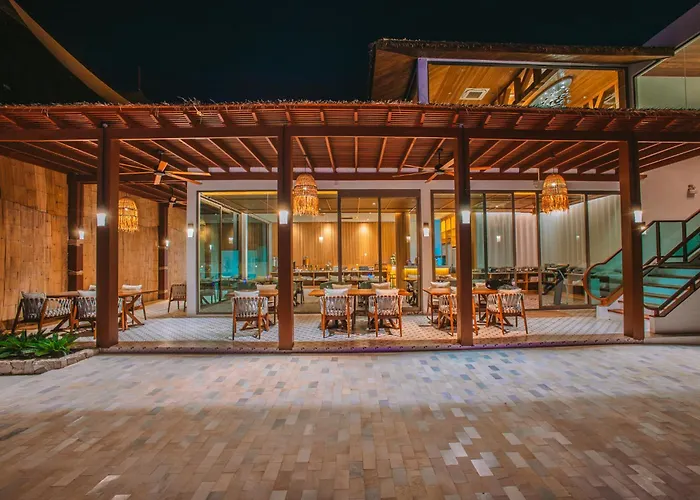 Luxtalay Khanom Hotel