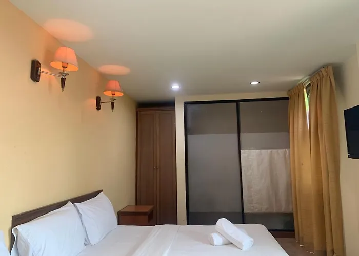 D'Feringghi Hotel