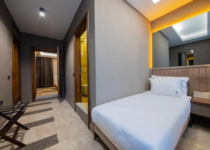 Four Mansions Hotel