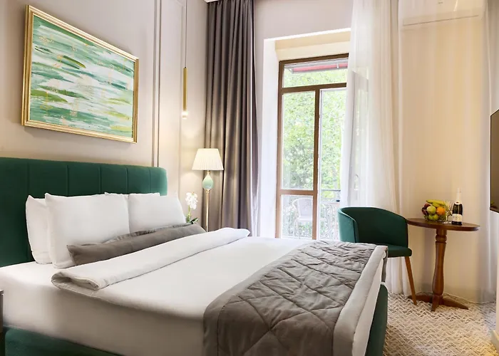 Maestro Address Hotel