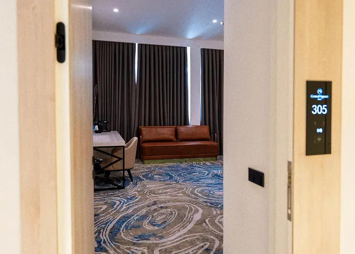 Central Square Hotel