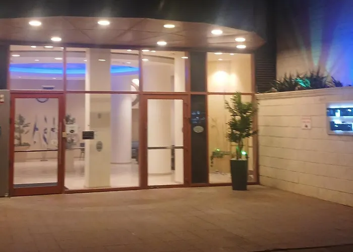 Marina Towers Hotel