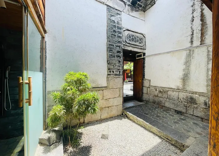Dali Xizhou Jiakedi 大理喜洲甲科第古宅文化民宿