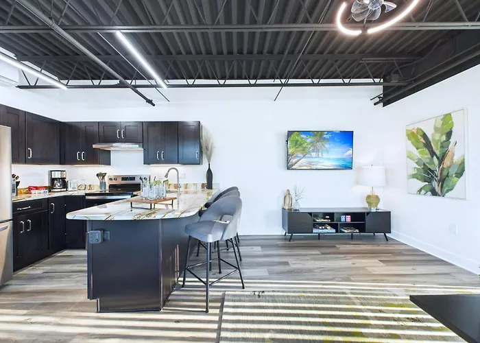 Rocket Launch View Loft Near Beach & Port-Unit 209