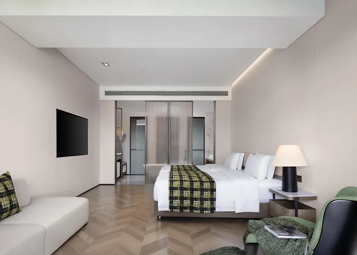 Wyndham Garden Hotel Liuzhou Five-Star Commercial Street Musical Fountain Branch