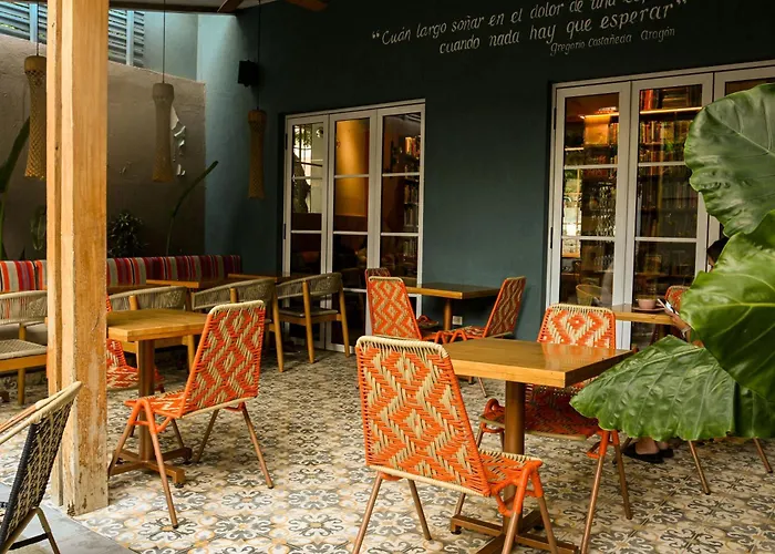 Hotel Libreria Cafe De Pombal
