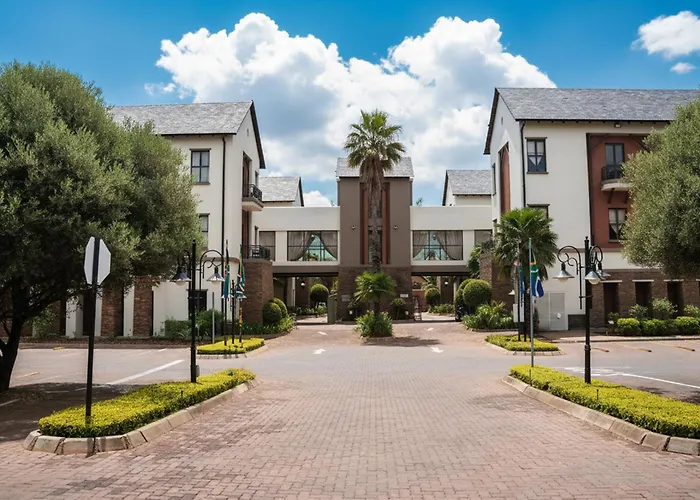 Tayfin Royale Hotel & Conference Centre