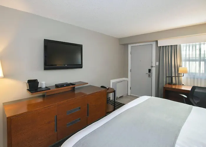 Clarion Pointe Medicine Hat Saamis Tepee