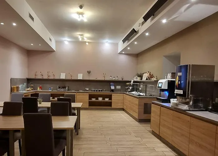Hotel Emonec