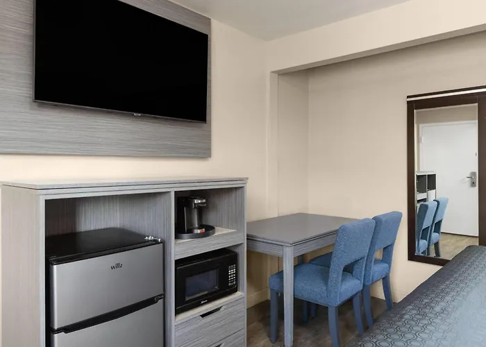Travelodge By Wyndham Banning Casino And Outlet Mall