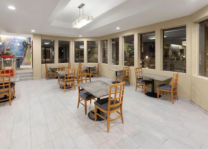 Endeavor Inn & Suites, Trademark Collection By Wyndham