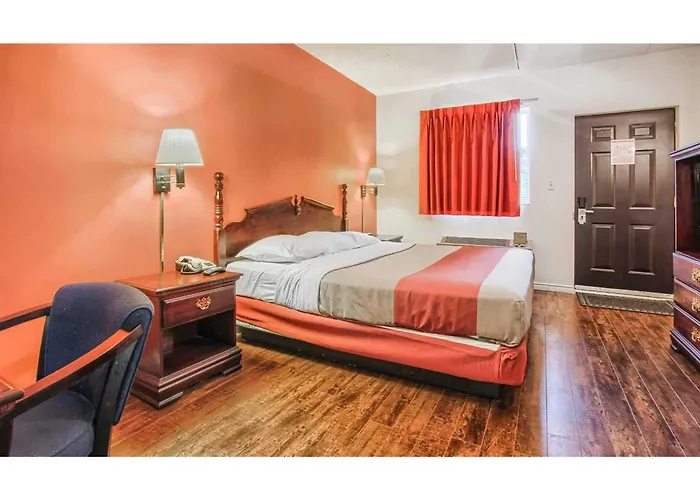 Motel 6-Windsor, On