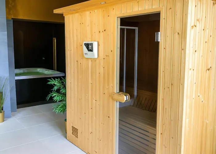 Arts Club Suite & Spa