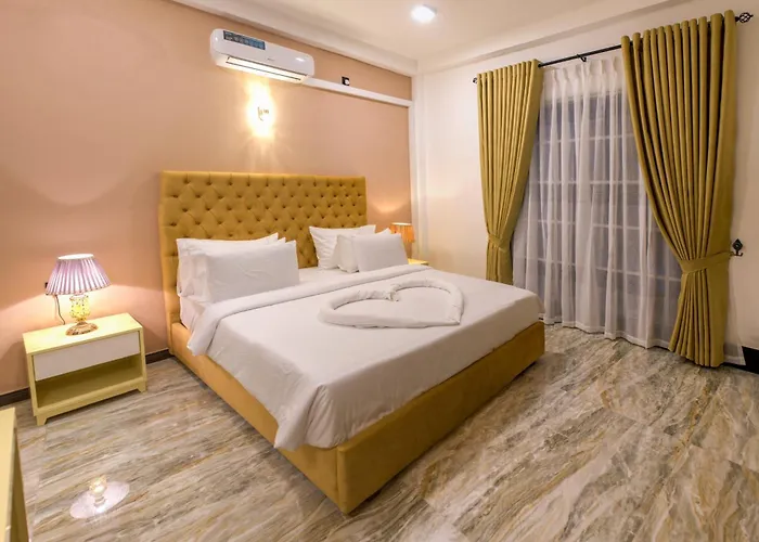 White Land City Hotel