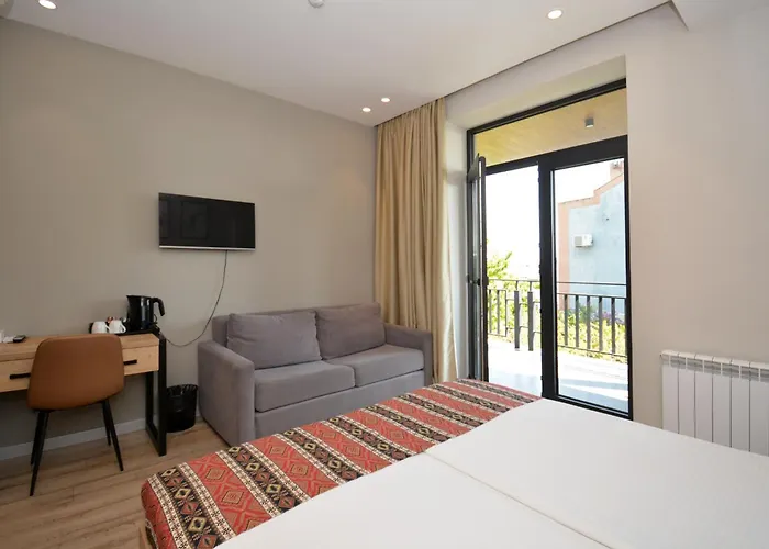 Andor Hotel