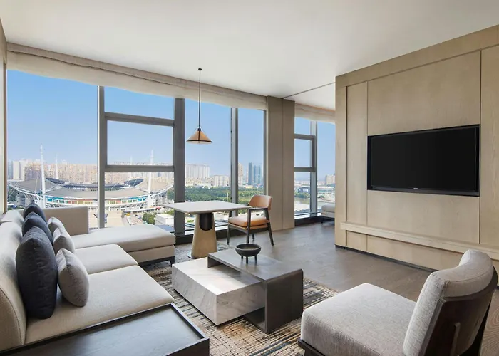 Courtyard By Marriott Luoyang