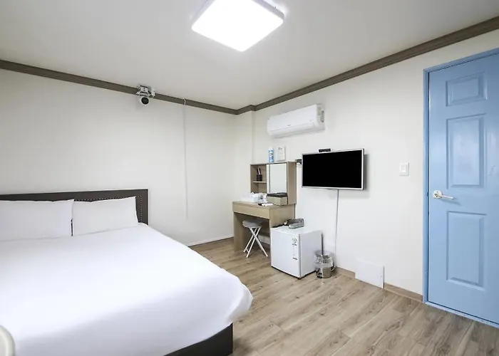 Top Island Hotel