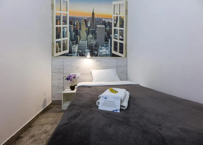 Smart Hotel Rooms Near Metro 24/7