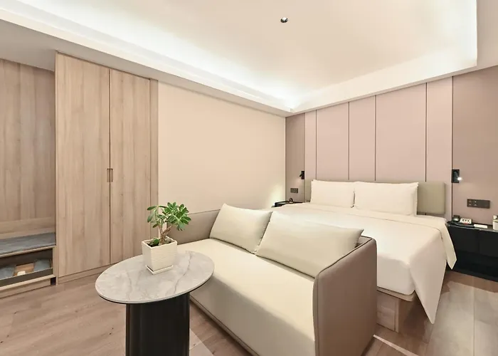 Atour Hotel Dalian Zhongshan Square