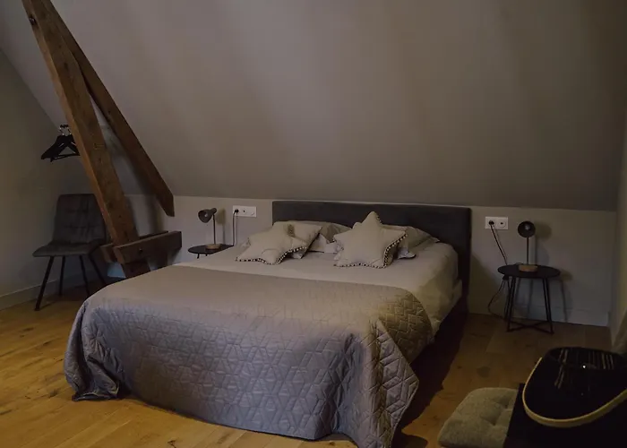 Les Suites Gueguen