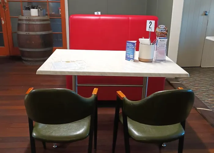 Grand Central Hotel Proserpine