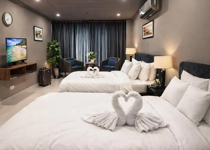 Hotel Crossroads
