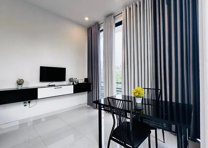 Hotel Pearl White Residency