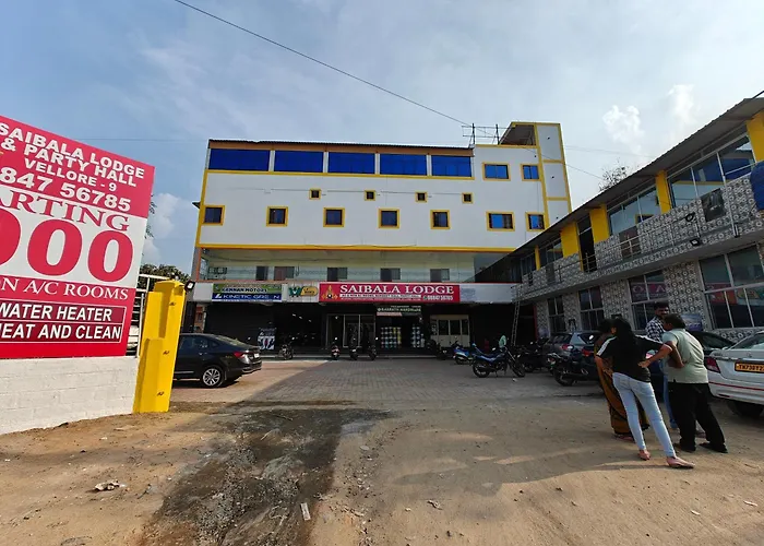 Saibala Homestay & Saibala Lodge - 2Bhk And 3 Bhk Near Cmc , Temple , Naruvi , Vit & Railway Station